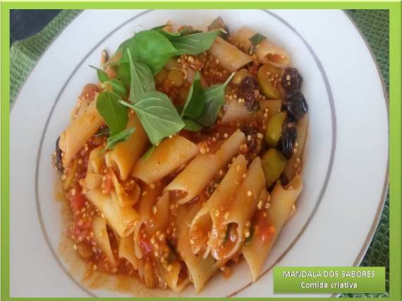 penne-so-sugo-e-guinoa